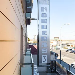 Nogueras 3 Hotel